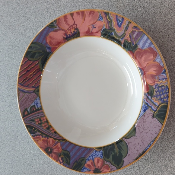 Set of Two Ambrosia Victoria Beale soup salad bowls. - Picture 2 of 3